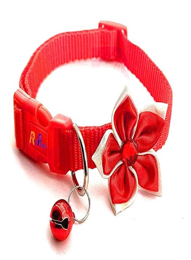 Pups&Pets طوق بتصميم زهرة من Pups&Pets مقاس 10 مم مع جرس وربطة عنق، طوق أمان لطيف من النايلون، طوق قابل للتعديل للقطط، مثالي للجراء والكلاب الصغيرة (صغير جدًا، أحمر) - Image 1